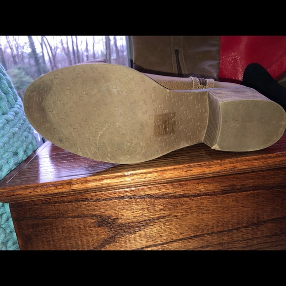 Boots - Picture 4 of 4